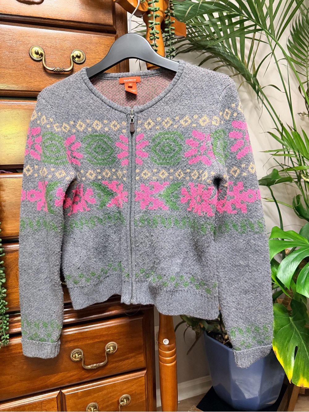 Sundance Gray Lambswool Zip-Front Floral Cardigan with Pink & Green Motif